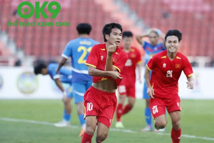 Văn Thuận khẳng định toàn đội sẽ nhanh chóng gác lại niềm vui để tập trung cho mục tiêu cuối cùng Văn Thuận khẳng định toàn đội sẽ nhanh chóng gác lại niềm vui để tập trung cho mục tiêu cuối cùng